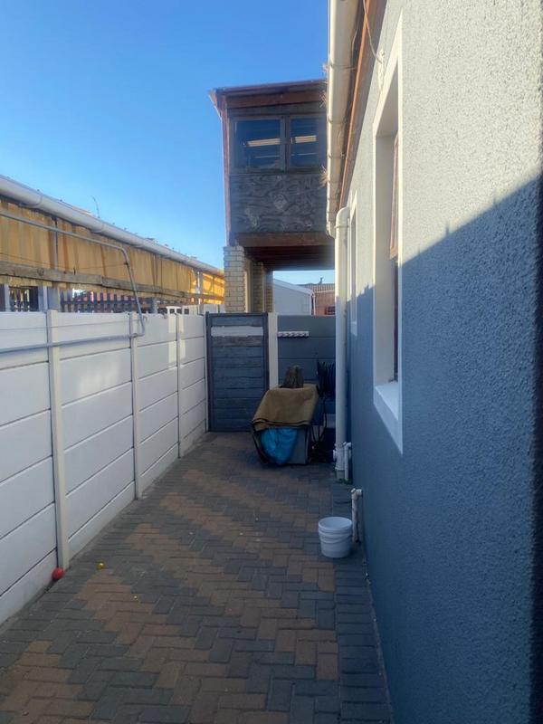 3 Bedroom Property for Sale in Maitland Western Cape